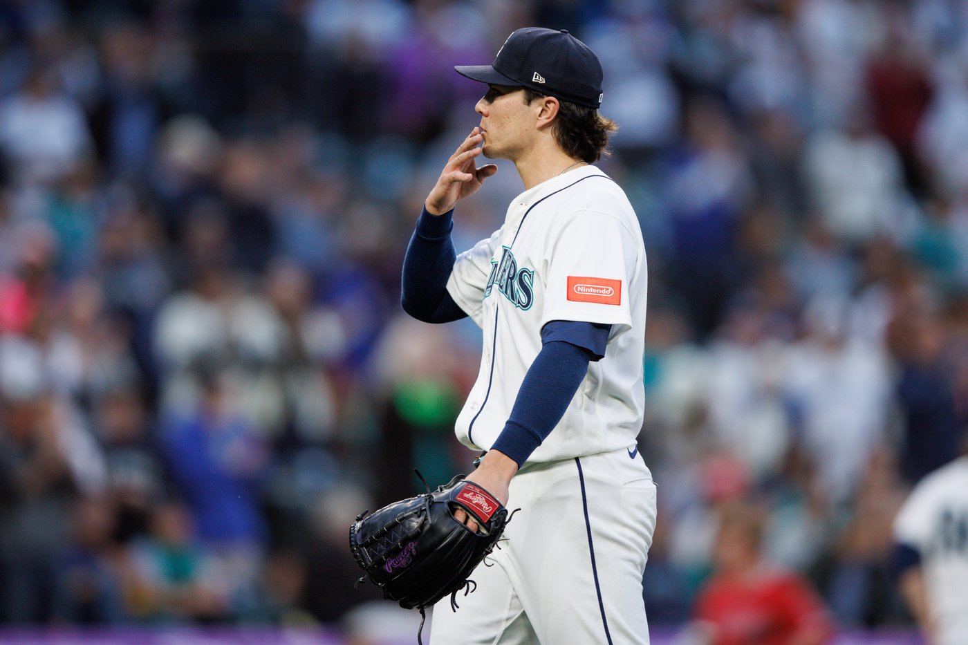 Mariners have big sixth inning to back Woo in an 8-3 victory over the Angels | iNFOnews.ca