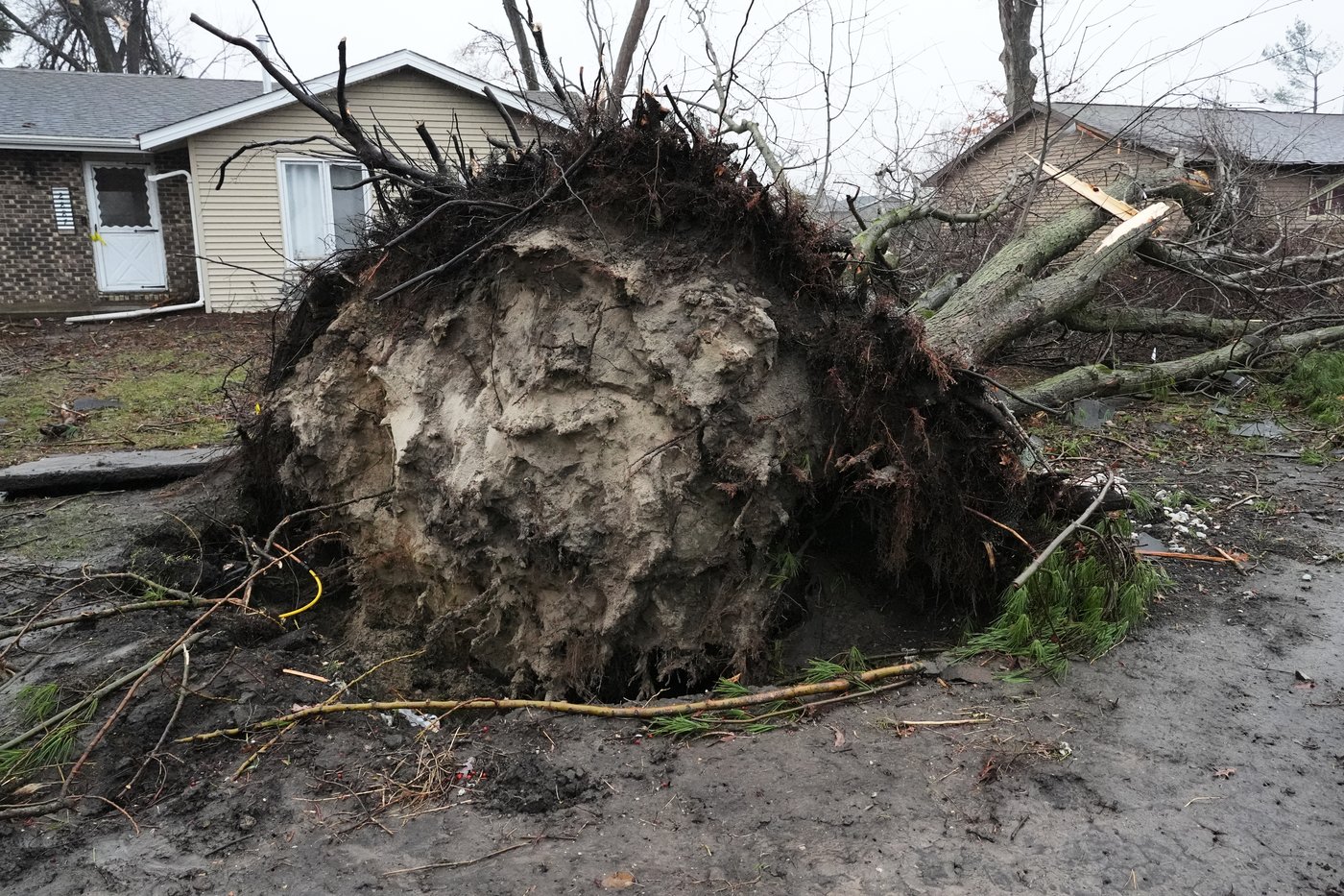 Photos show tornado damage after powerful storms hit Illinois and Indiana | iNFOnews.ca