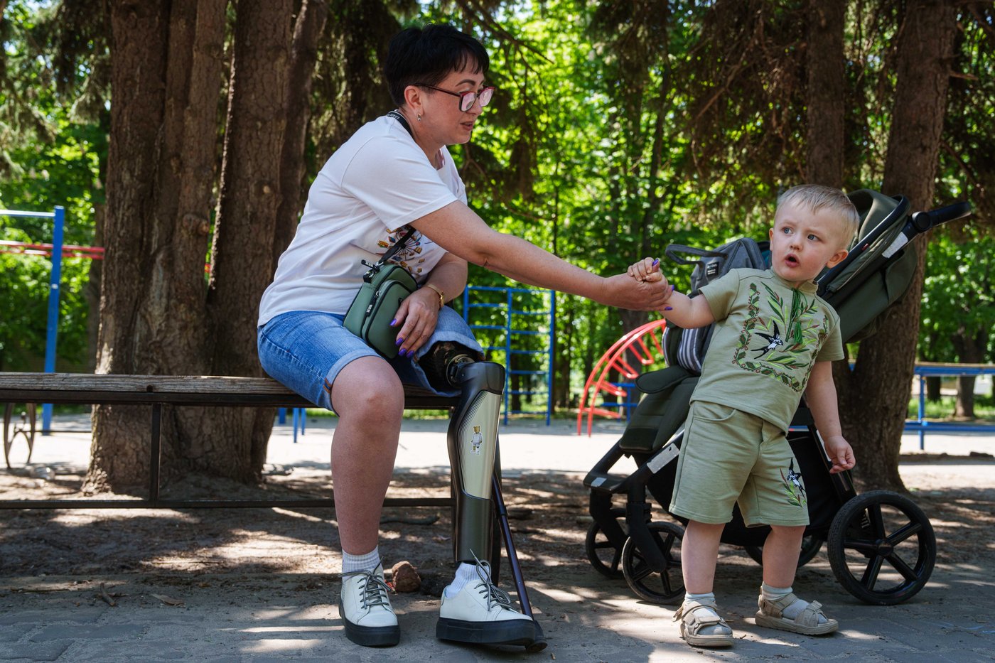 For one Ukrainian war amputee, rebuilding is painful after a Russian strike killed her husband | iNFOnews.ca