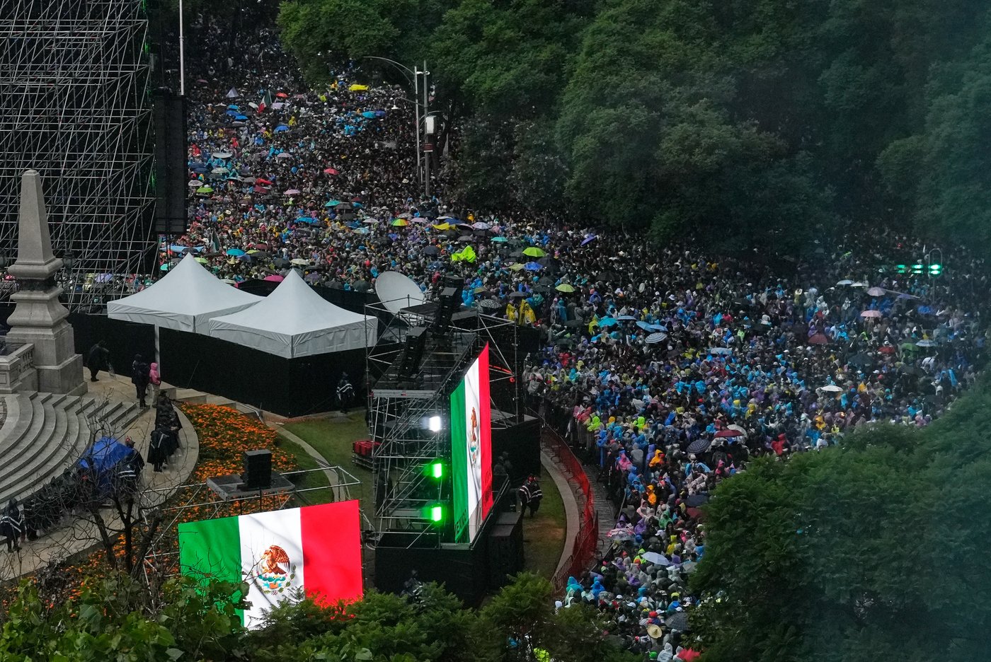 4 people die in Mexico City during celebrations after World Cup win | iNFOnews.ca 4 people die in Mexico City during celebrations after World Cup win | iNFOnews.ca