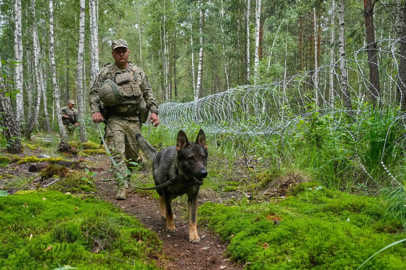 Ukraine is still fortifying its border with Belarus years after Russia invaded from there | iNFOnews.ca Ukraine is still fortifying its border with Belarus years after Russia invaded from there | iNFOnews.ca