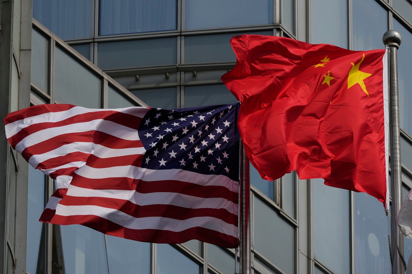 The Latest: Trump arrives in China to meet with Xi in Beijing | iNFOnews.ca