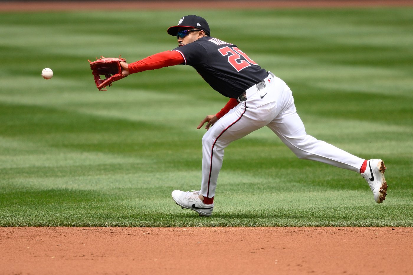 Ruiz powers the Nationals past the Twins 7-5 with a go-ahead 7th-inning homer and 4 RBIs | iNFOnews.ca