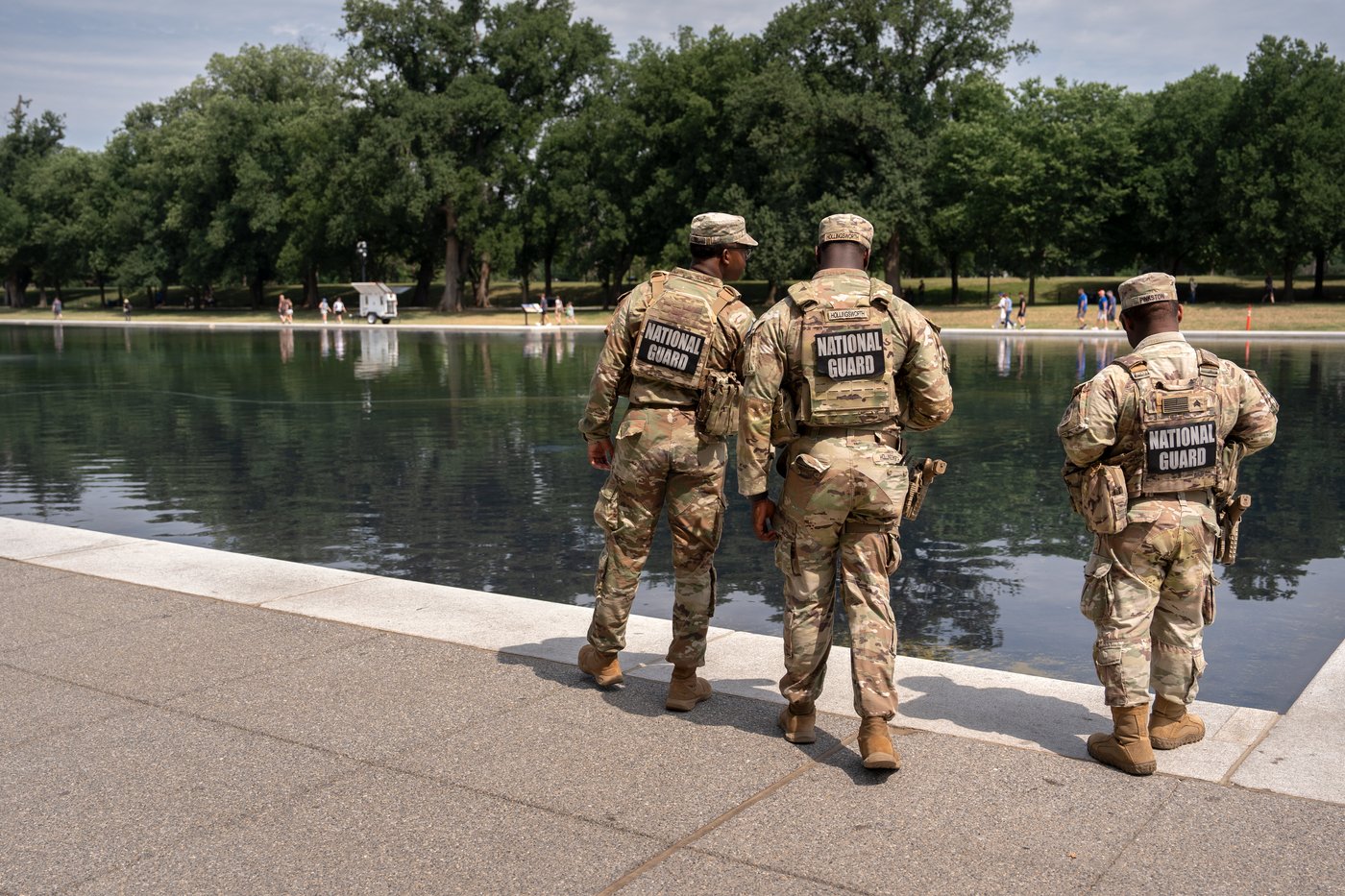 DC reaches court settlement with man detained while protesting troops' patrol with Darth Vader song | iNFOnews.ca