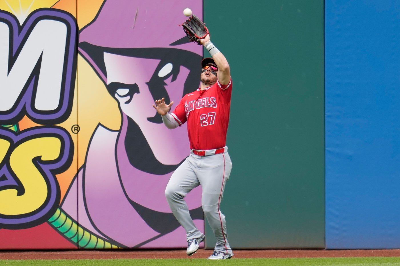 Angel Martinez hits leadoff homer, Parker Messick has solid outing in Guardians' 4-2 win over Angels | iNFOnews.ca