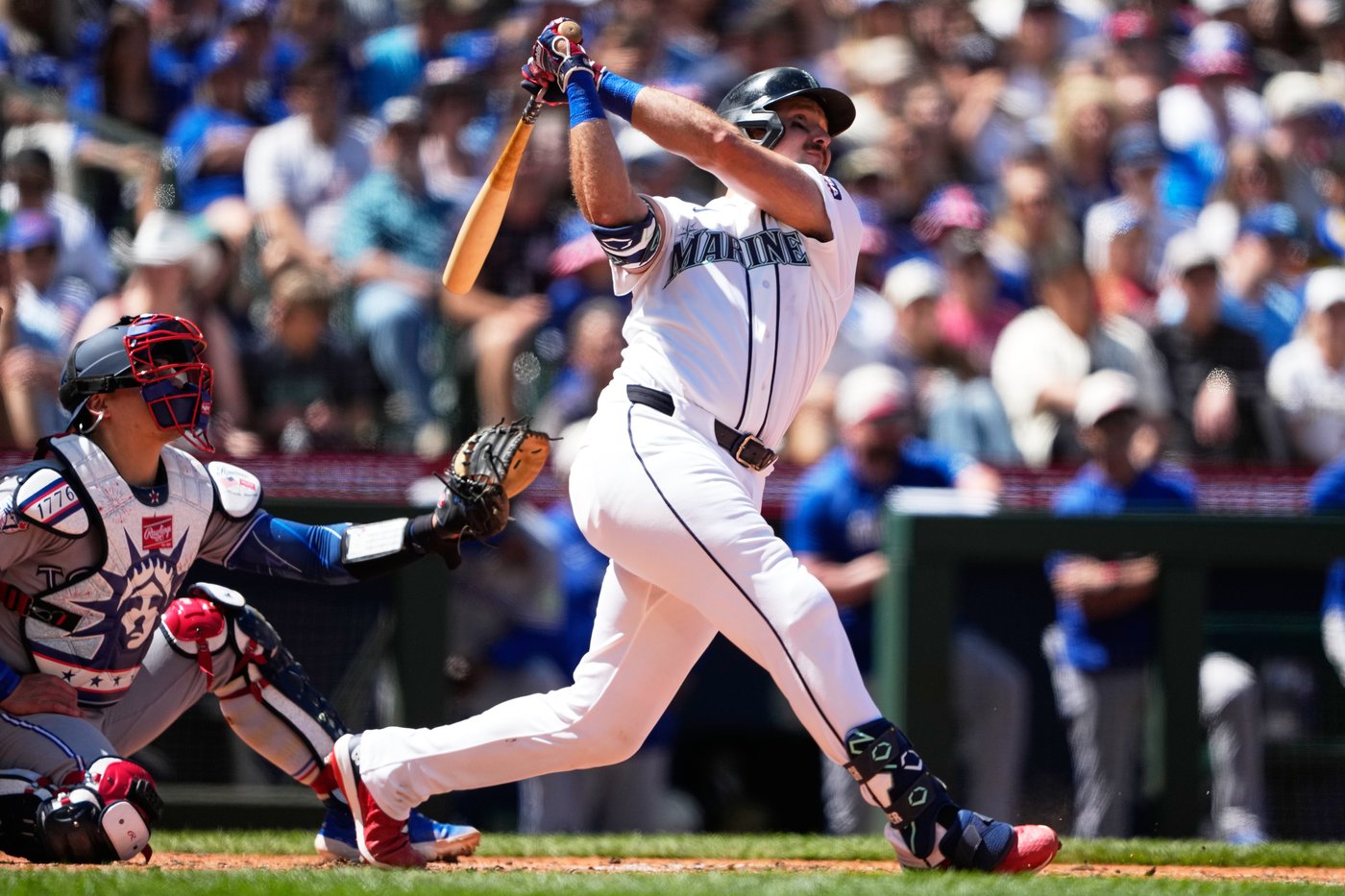 Mariners rout Blue Jays 11-0 behind Logan Gilbert's one-hit outing | iNFOnews.ca Mariners rout Blue Jays 11-0 behind Logan Gilbert's one-hit outing | iNFOnews.ca