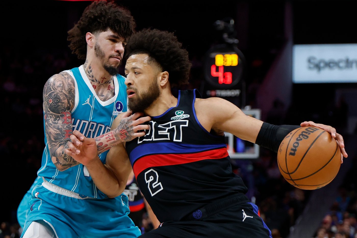 Pistons snap Hornets' 9-game streak with 110-104 win in game marred by fight, ejections | iNFOnews.ca