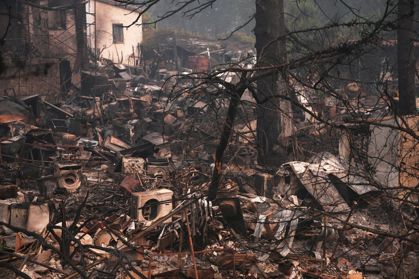 'No matter what you do, you can’t put it out': Spanish firefighters describe record blaze | iNFOnews.ca