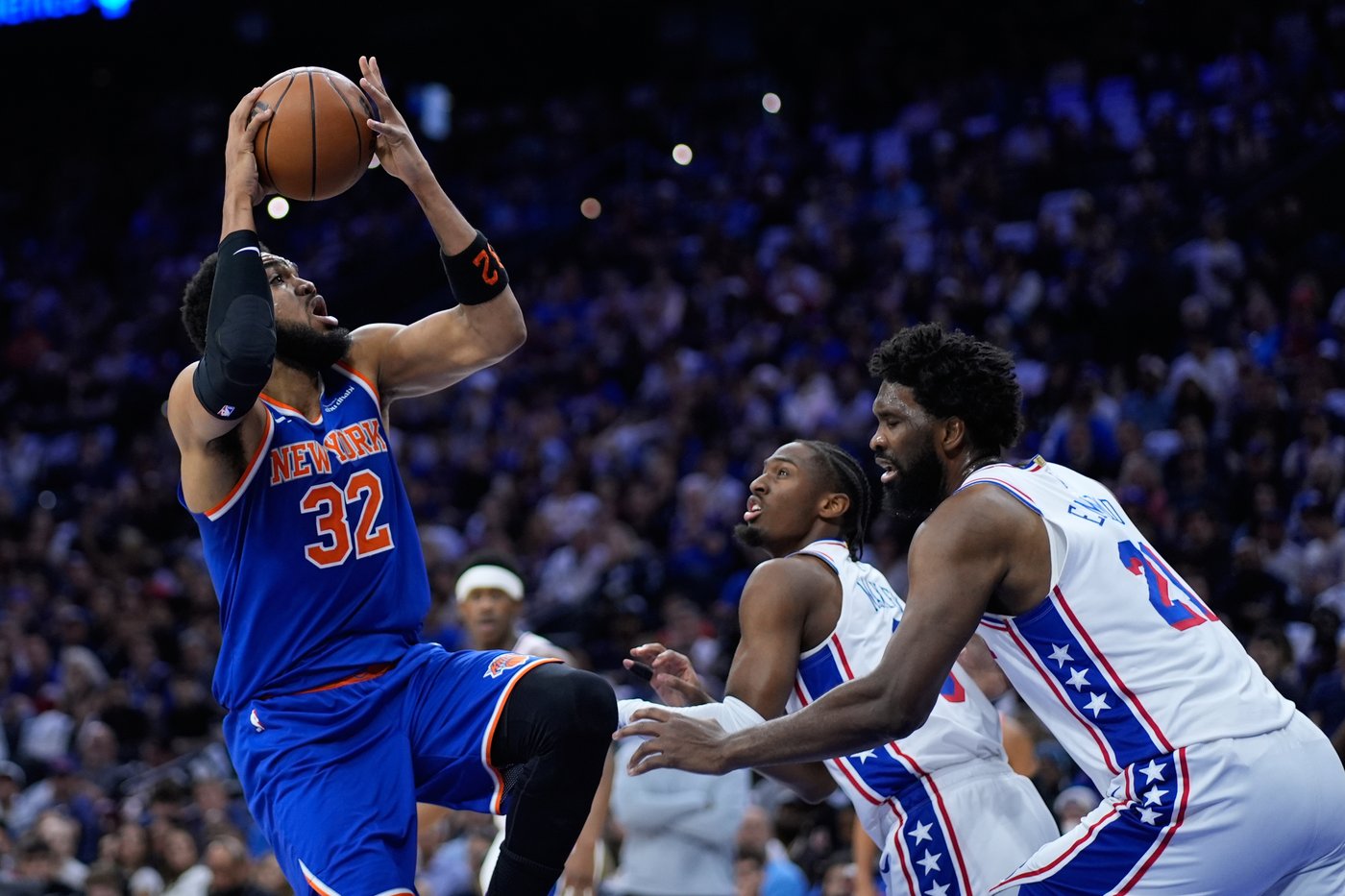 Knicks bury 76ers 144-114 behind Game 4 3-point barrage, back in East finals for 2nd straight year | iNFOnews.ca