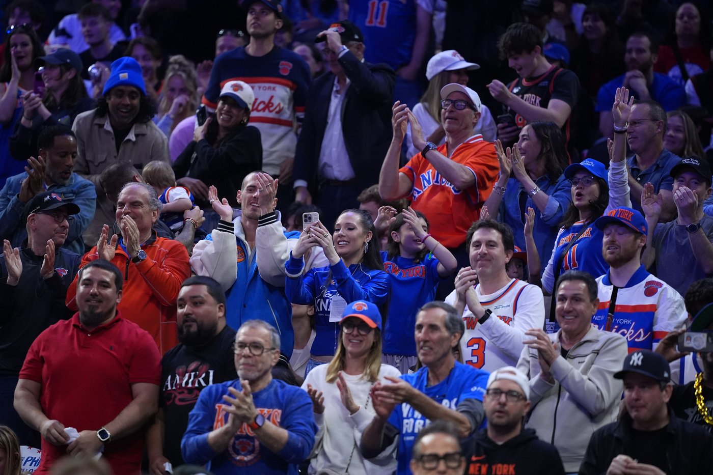 Knicks bury 76ers 144-114 behind Game 4 3-point barrage, back in East finals for 2nd straight year | iNFOnews.ca