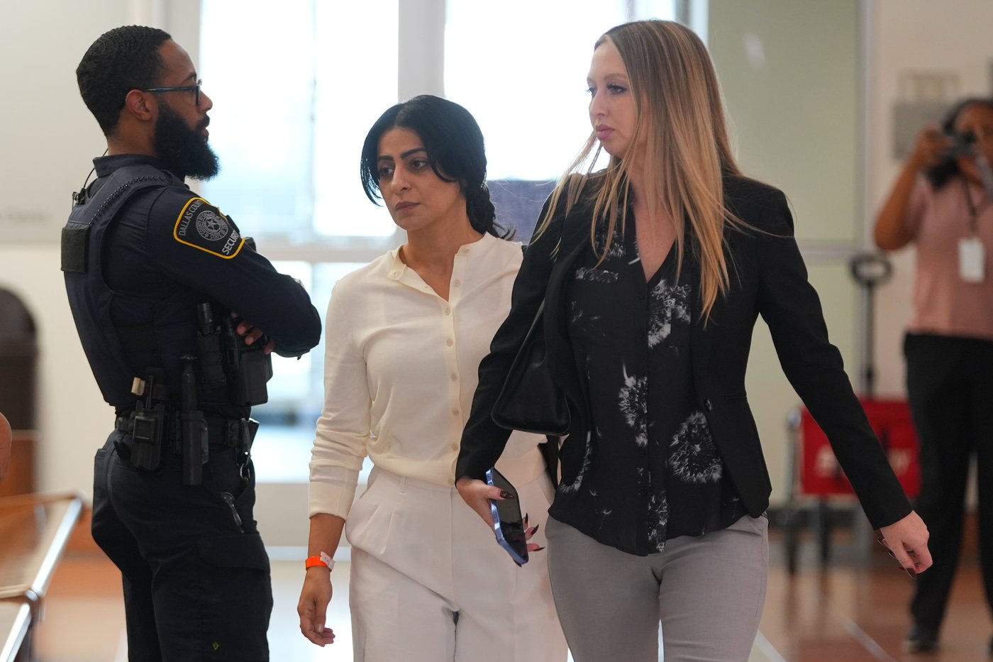 California couple confront their surrogate in a Texas court as dispute over newborn escalates | iNFOnews.ca