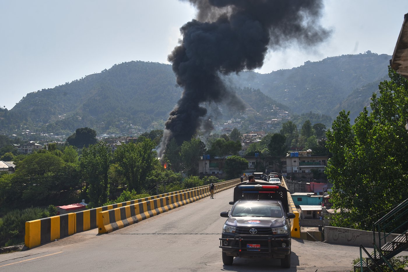 Pakistan army helicopter crashes in Kashmir because of technical fault, killing all on board | iNFOnews.ca Pakistan army helicopter crashes in Kashmir because of technical fault, killing all on board | iNFOnews.ca
