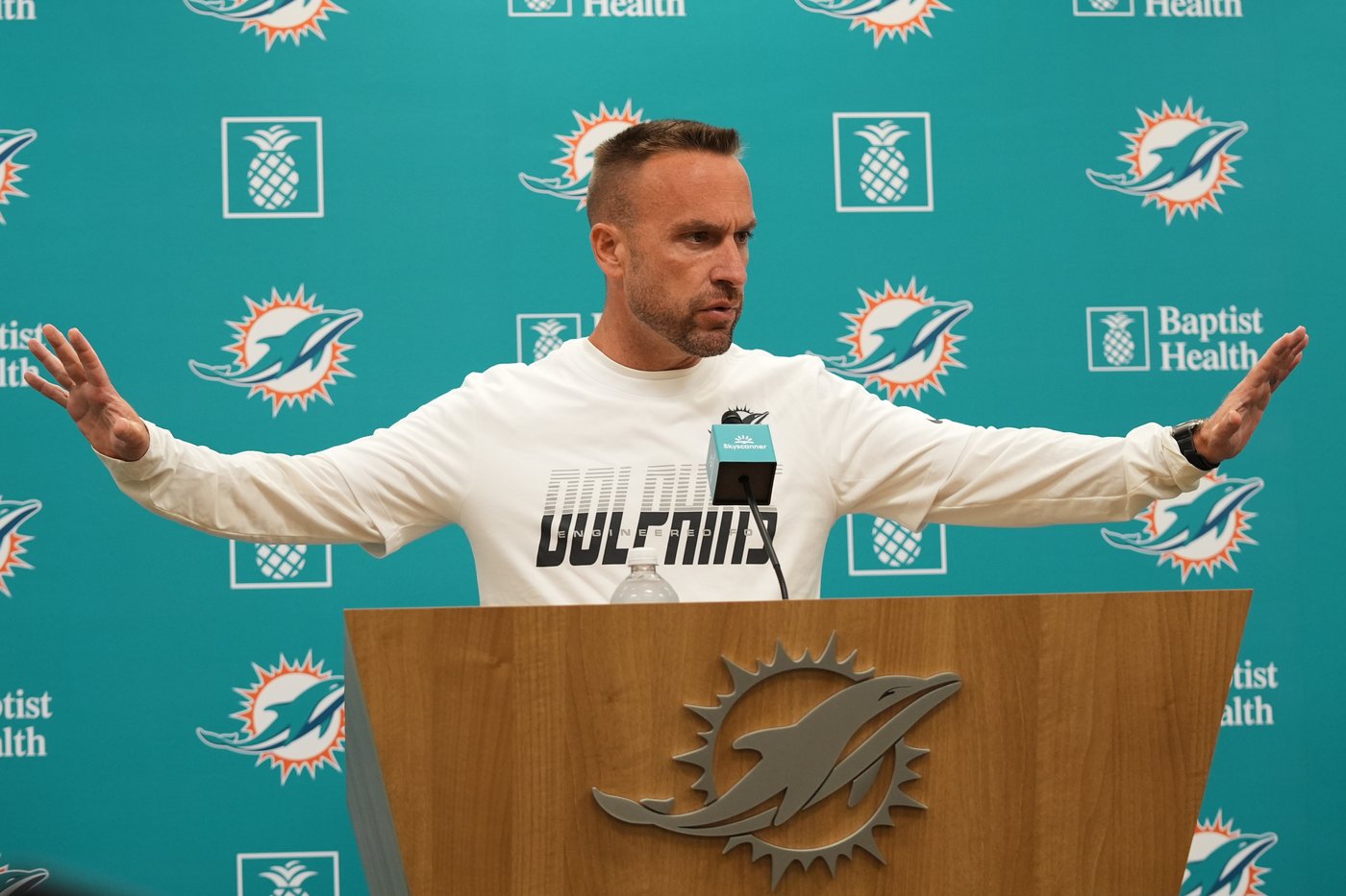 Dolphins new head coach Jeff Hafley sees value in mistakes as his young team prepares for preseason | iNFOnews.ca Dolphins new head coach Jeff Hafley sees value in mistakes as his young team prepares for preseason | iNFOnews.ca