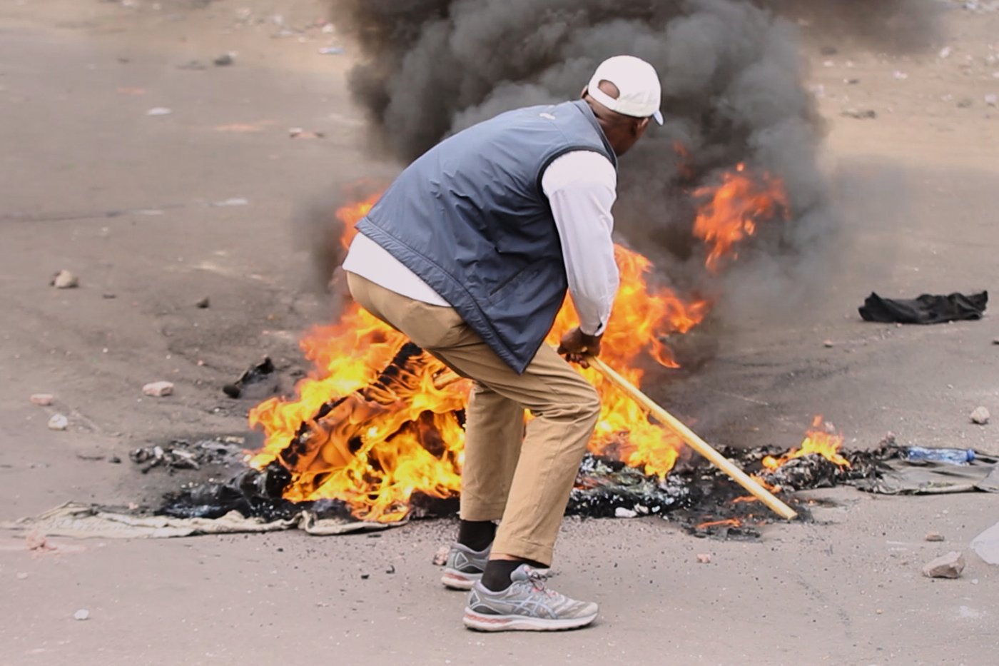 Clashes erupt in Congo's capital as opposition rejects changes to presidential term limits | iNFOnews.ca Clashes erupt in Congo's capital as opposition rejects changes to presidential term limits | iNFOnews.ca