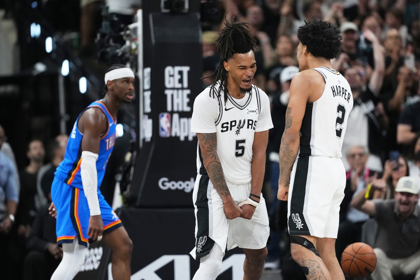 Wembanyama scores 33 points to help Spurs rebound and trounce Thunder 103-82 to even West finals | iNFOnews.ca