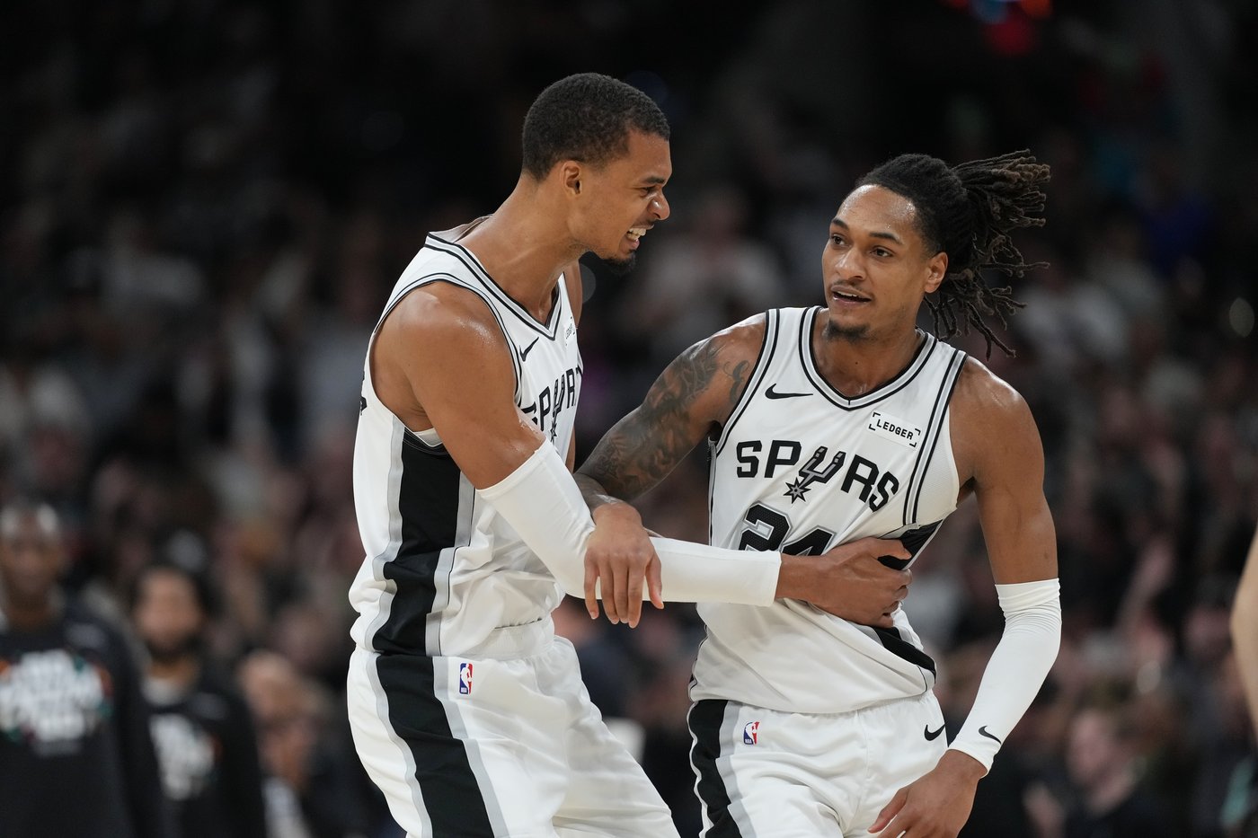 Wembanyama scores 33 points to help Spurs rebound and trounce Thunder 103-82 to even West finals | iNFOnews.ca
