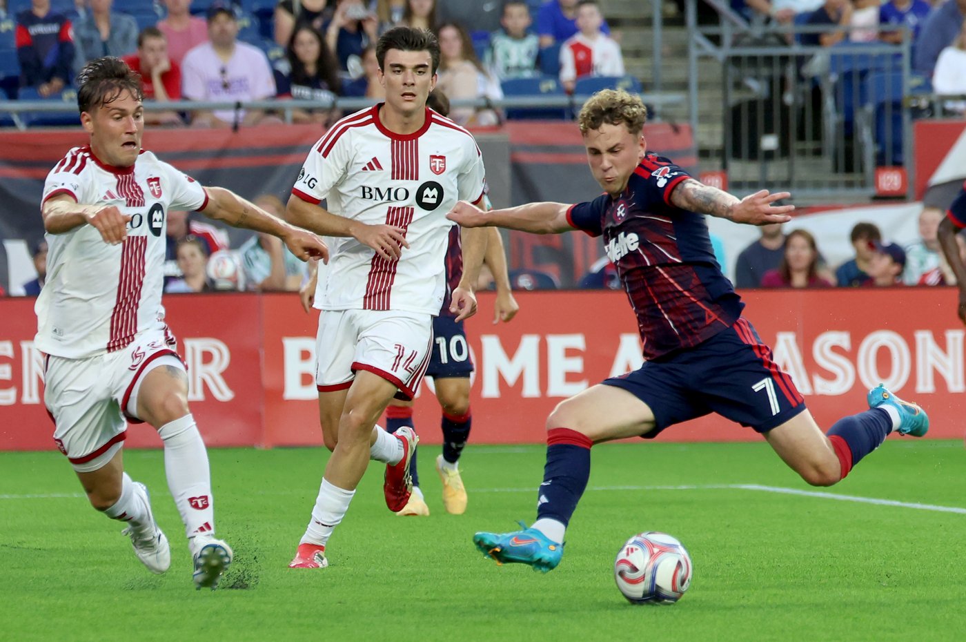 Gavran earns second straight clean sheet in Toronto's scoreless draw with Revolution | iNFOnews.ca Gavran earns second straight clean sheet in Toronto's scoreless draw with Revolution | iNFOnews.ca