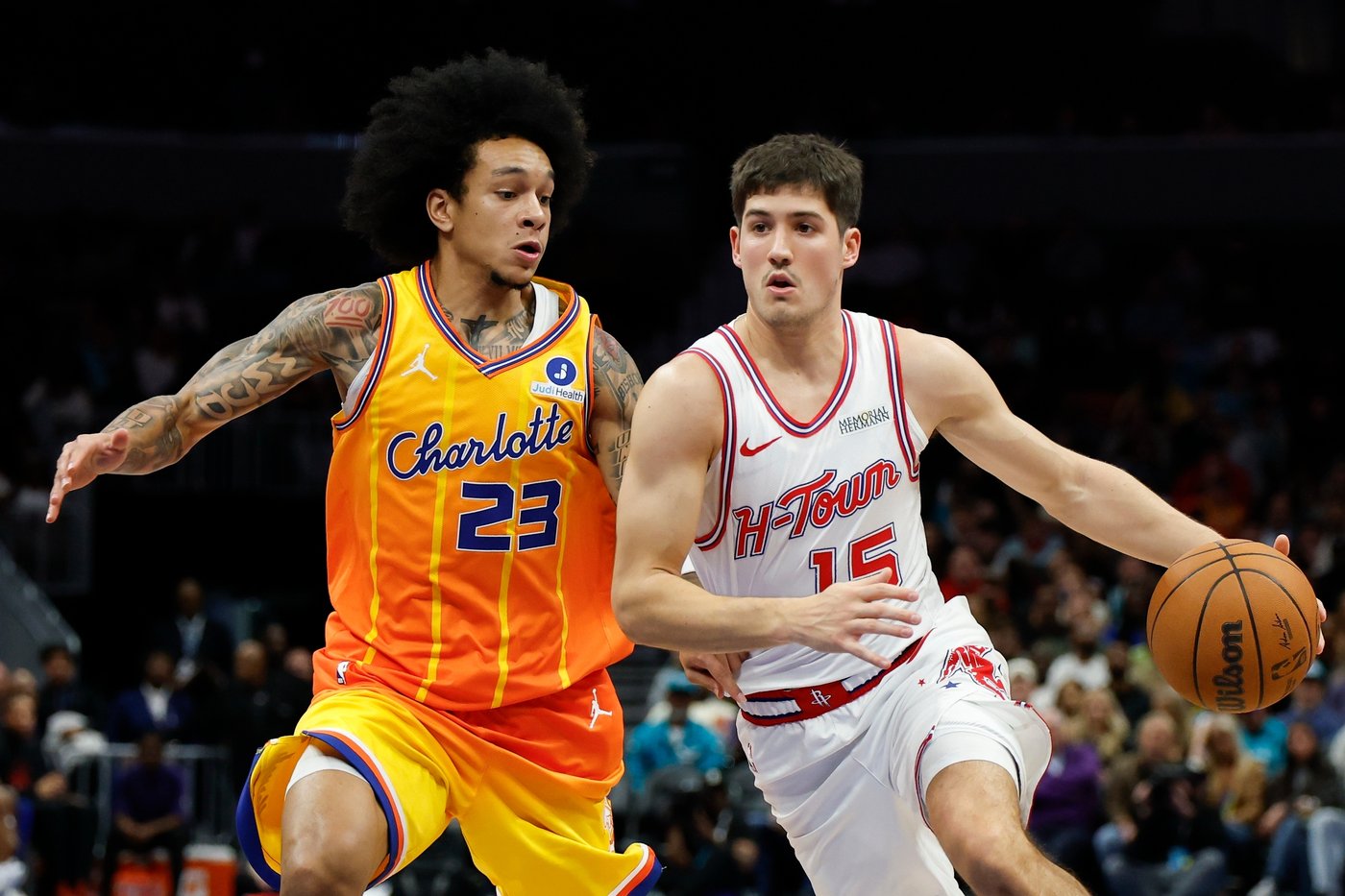 Durant scores 35 points as Rockets hold on to beat Hornets 105-101 | iNFOnews.ca