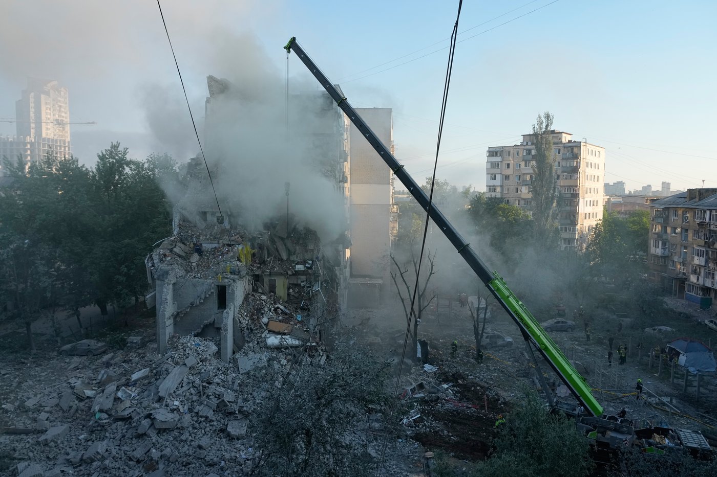 Russian attack kills at least 13, injures scores and causes damage across Ukraine capital | iNFOnews.ca Russian attack kills at least 13, injures scores and causes damage across Ukraine capital | iNFOnews.ca