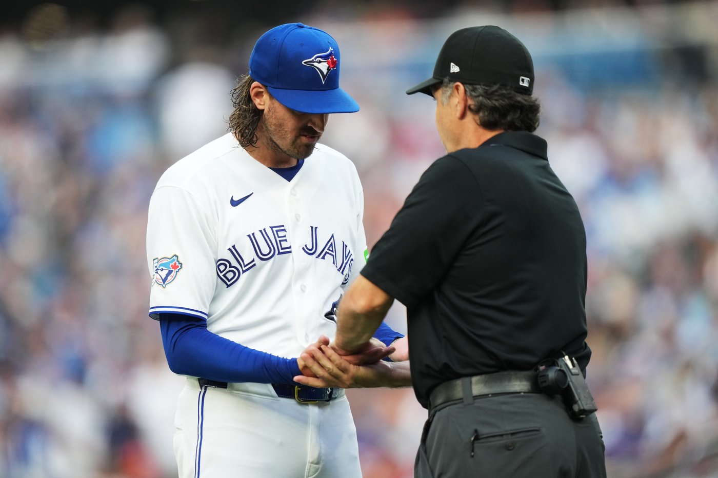 Gausman's game soars back, Guerrero struggles due to sore back | iNFOnews.ca Gausman's game soars back, Guerrero struggles due to sore back | iNFOnews.ca