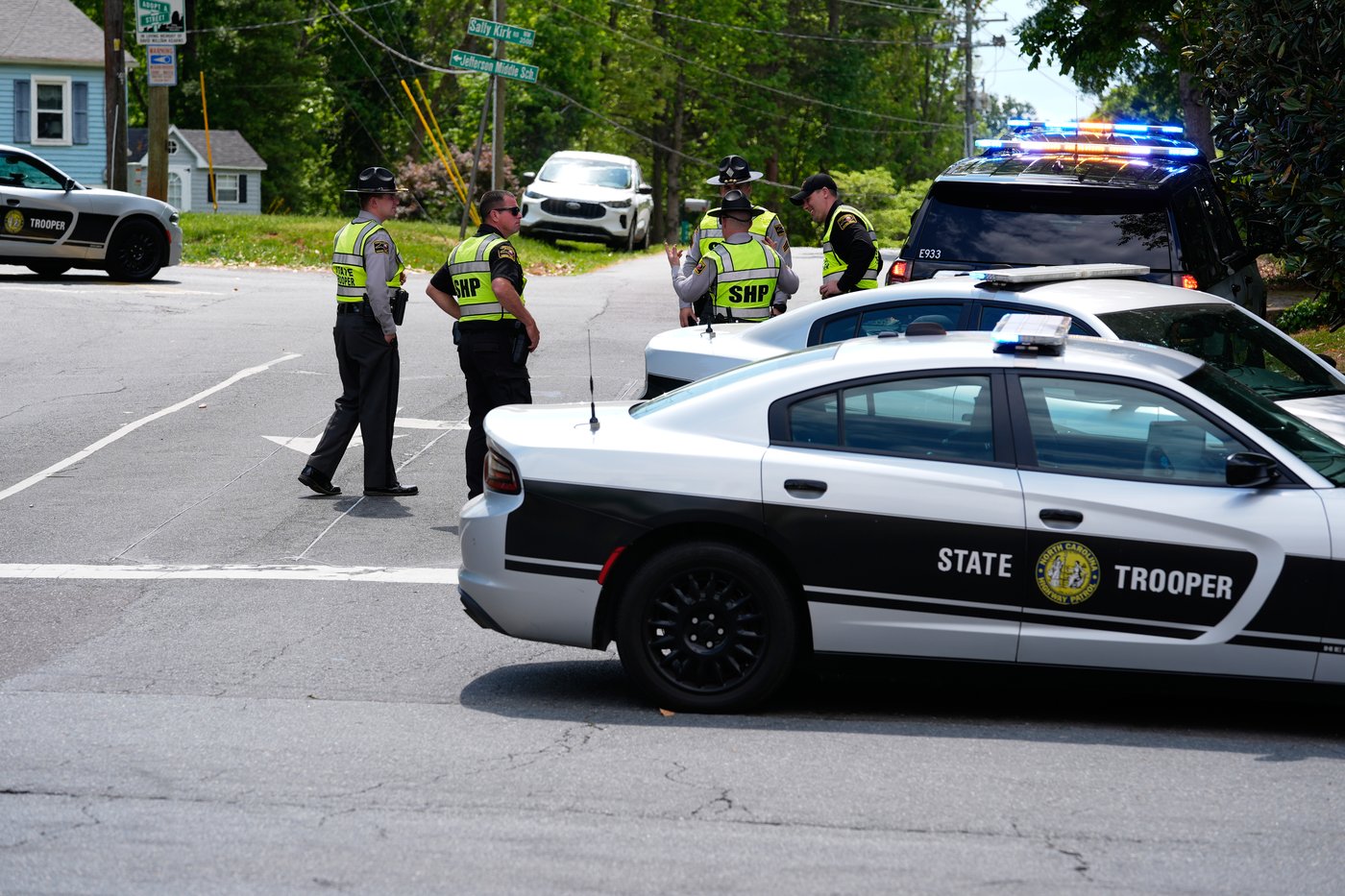 2 killed, 5 injured as planned fight between teens turns into deadly shooting at North Carolina park | iNFOnews.ca