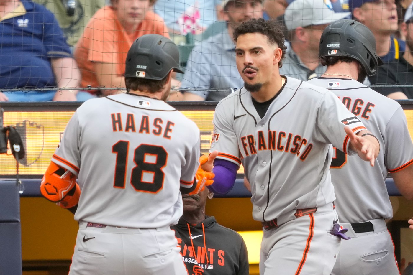 Schmitt homers on game's first pitch, Haase hit slam and Giants beat Brewers 12-9 | iNFOnews.ca Schmitt homers on game's first pitch, Haase hit slam and Giants beat Brewers 12-9 | iNFOnews.ca