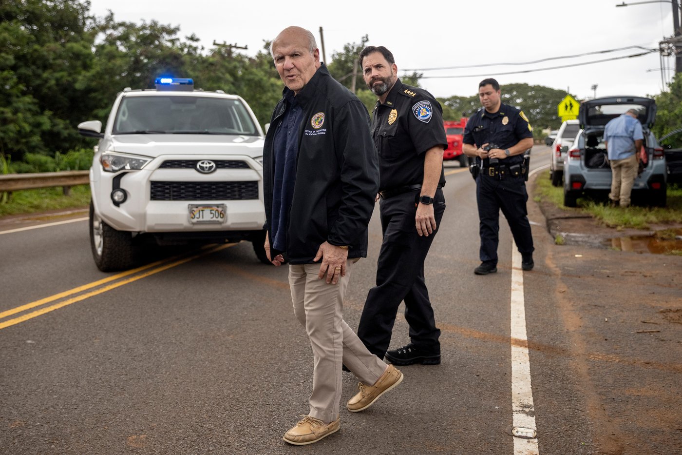 Historic Hawaii floods leave 2,000 people without power | iNwheels