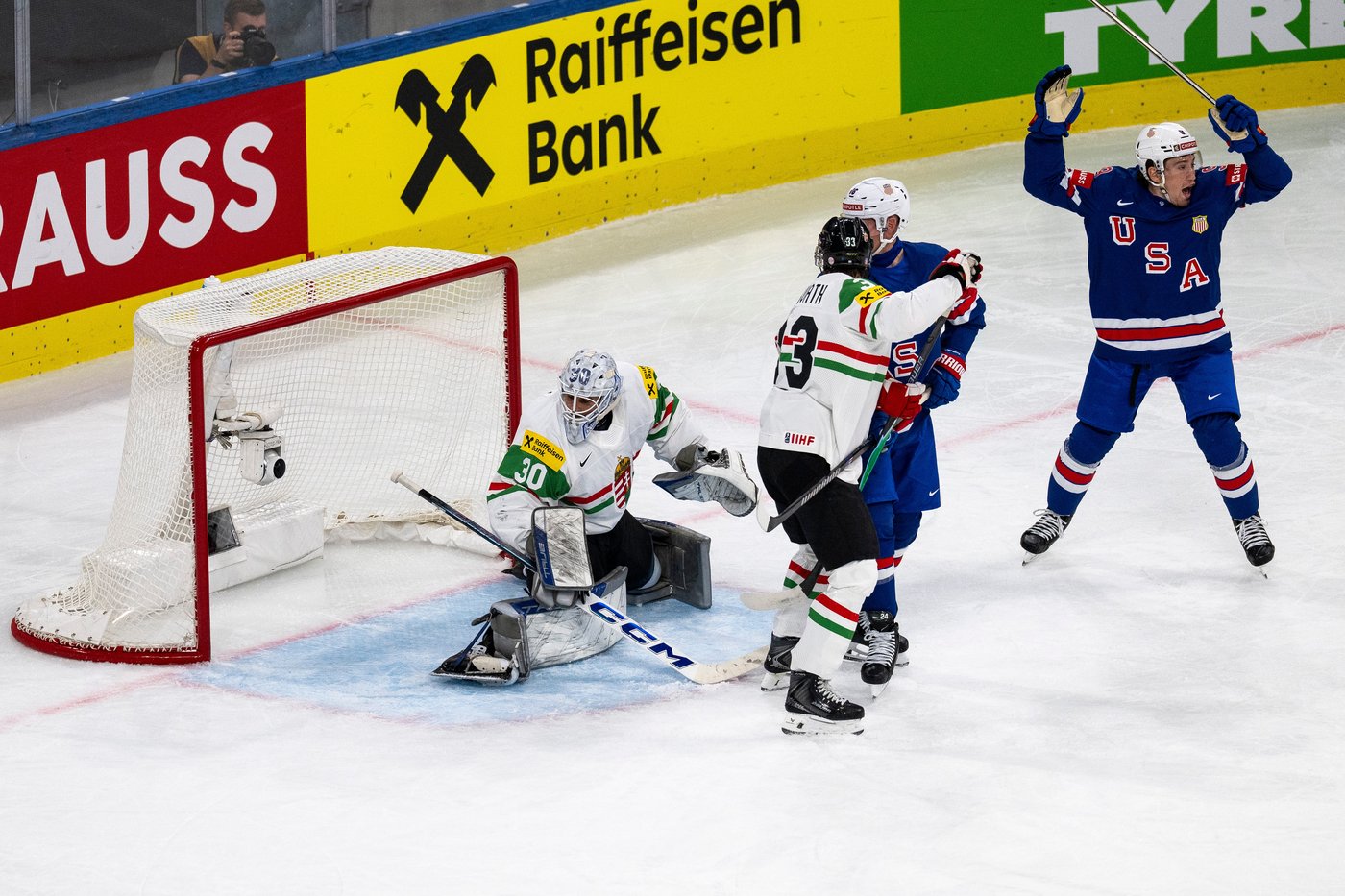 US beats Hungary to stay alive for ice hockey world quarterfinals | iNFOnews.ca