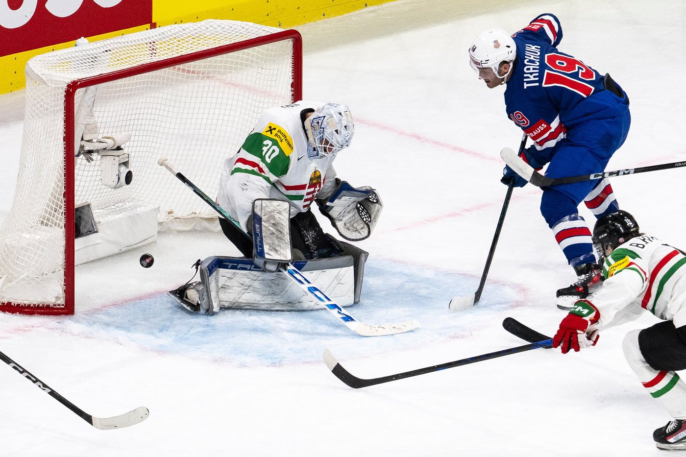 US beats Hungary to stay alive for ice hockey world quarterfinals | iNFOnews.ca