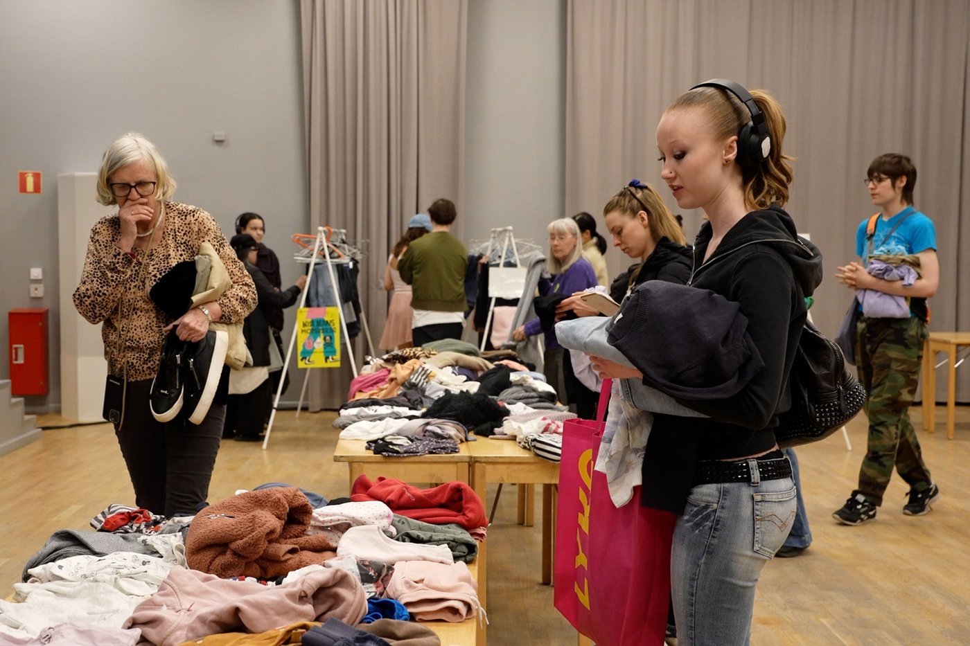 Sweden's secondhand clothing swaps offer a trendy way to cut environmental waste | iNFOnews.ca