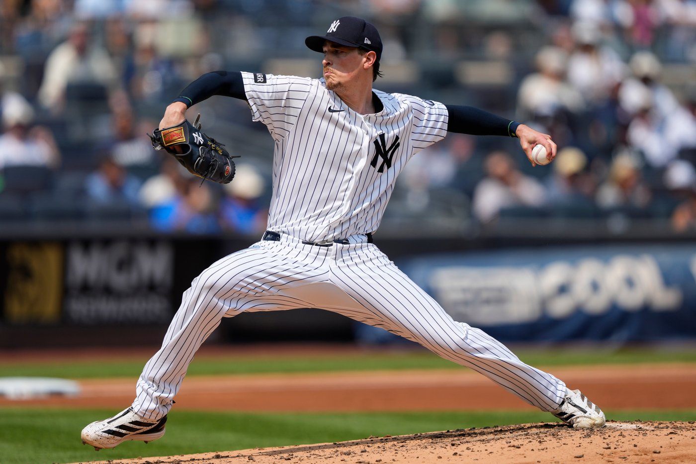 Logan Gilbert pitches 6 strong innings as Mariners stop 6-game skid with 1-0 win over Yankees | iNFOnews.ca