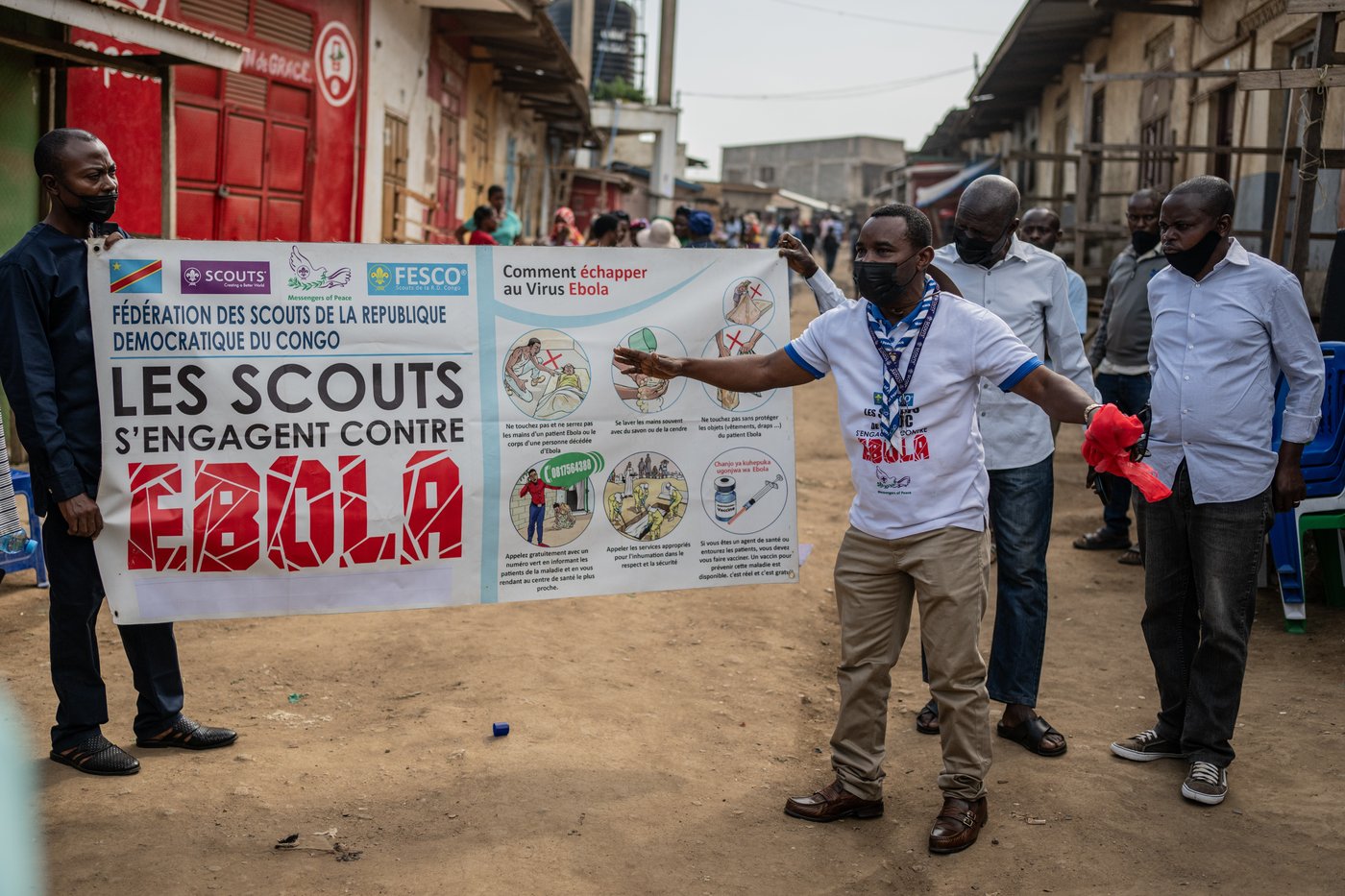 A second Ebola treatment center is set ablaze in eastern Congo, with 18 suspected cases leaving | iNFOnews.ca