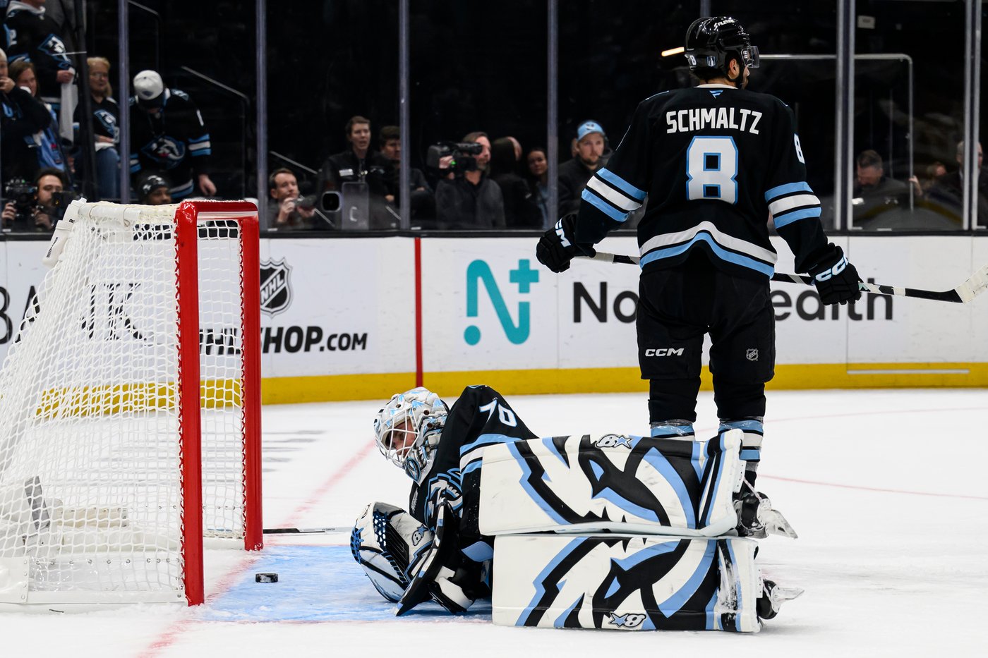 Theodore's overtime goal lifts Golden Knights to 5-4 win over Mammoth; series tied 2-all | iNFOnews.ca