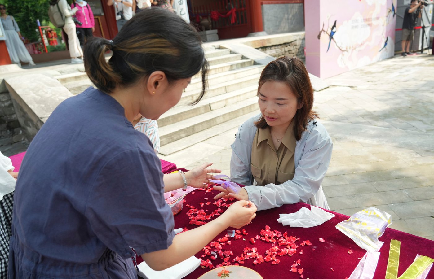 Chinese Valentine’s Day is rooted in legend and tradition, not just romance | iNFOnews.ca Chinese Valentine’s Day is rooted in legend and tradition, not just romance | iNFOnews.ca