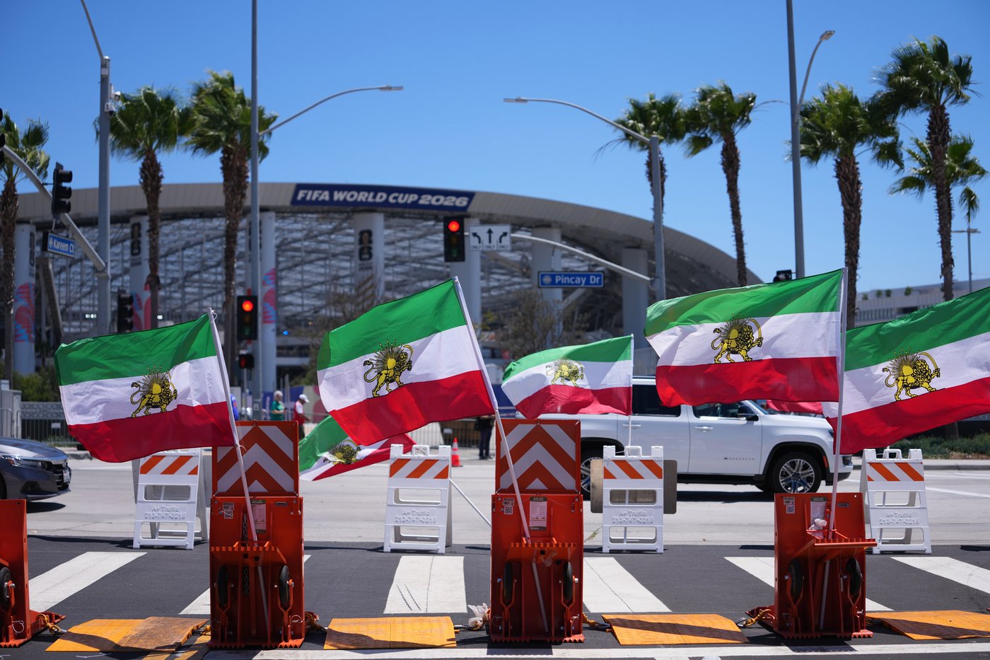 As Iran chases the World Cup, its US diaspora is divided between protesting and cheering | iNFOnews.ca