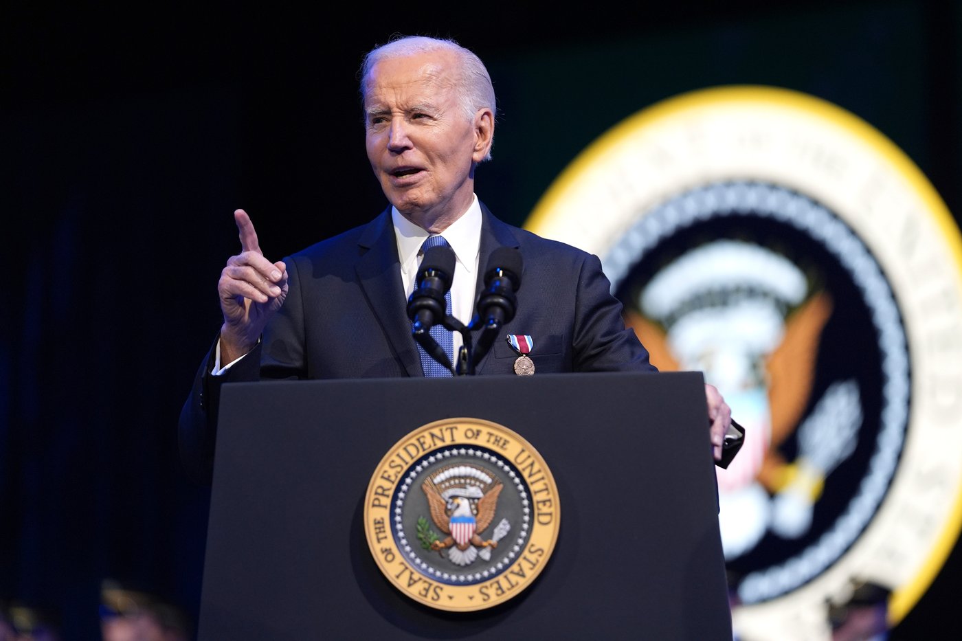 Hunter Biden says his father's prostate cancer is causing him pain even as he continues to speak out | iNFOnews.ca Hunter Biden says his father's prostate cancer is causing him pain even as he continues to speak out | iNFOnews.ca