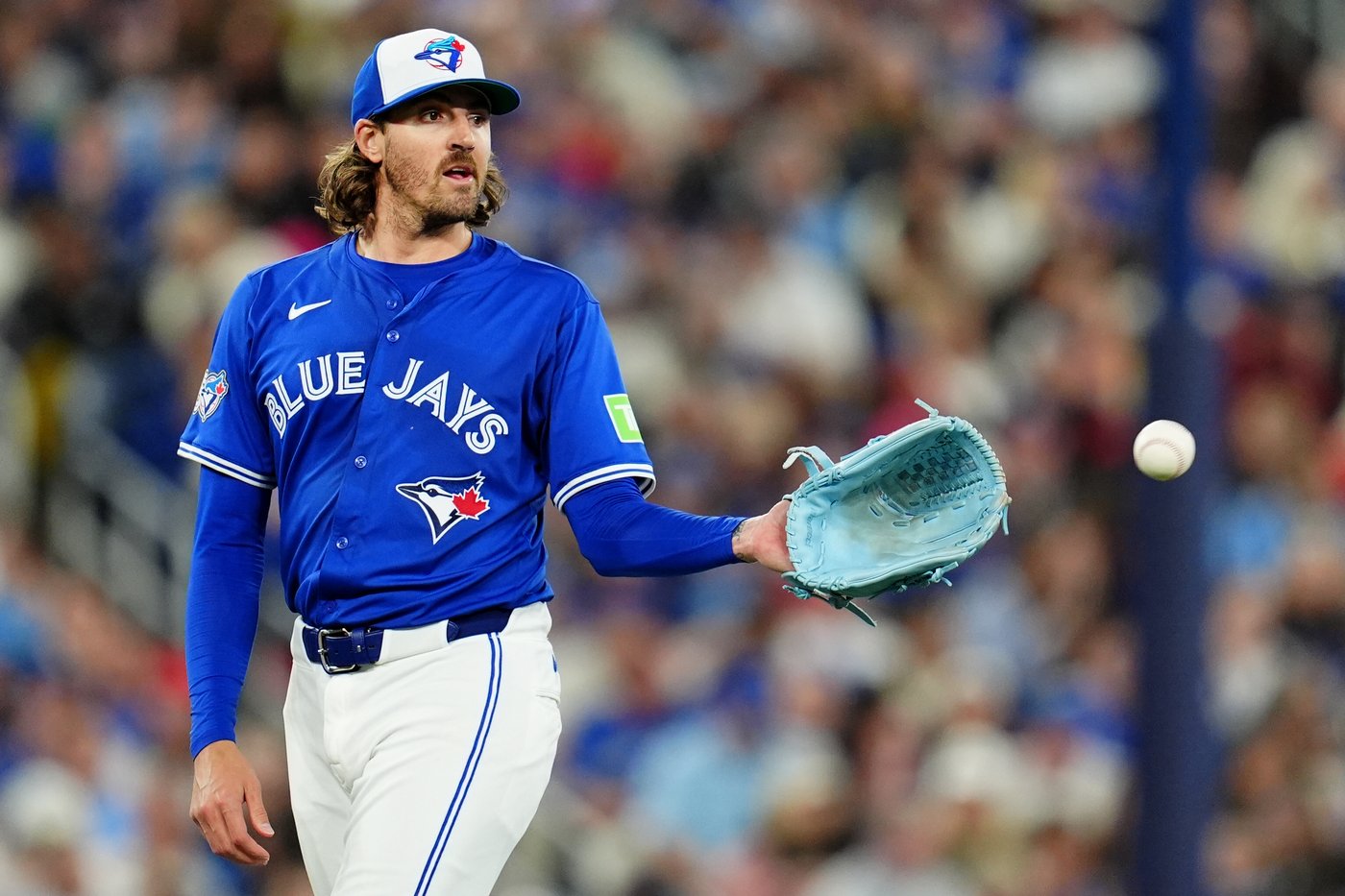 Blue Jays ace Kevin Gausman reaches 2,000 strikeout milestone, 90th all time | iNFOnews.ca