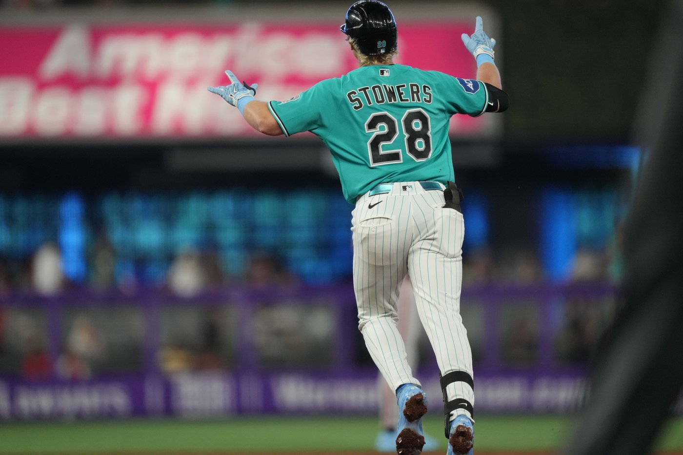 Kyle Stowers homers and Marlins beat Giants 2-1 | iNFOnews.ca
