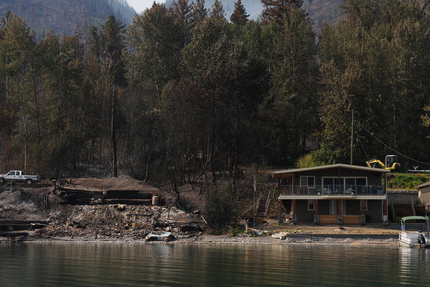 B.C. lakeside community in ruins as chief says 230 homes destroyed by wildfire | iNhome