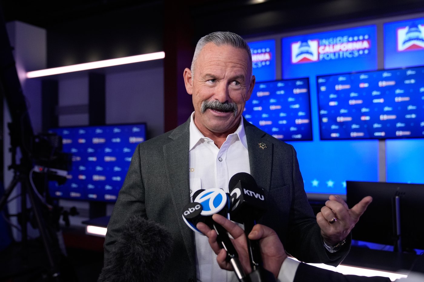 California's woes at the center of debate among leading candidates for governor | iNFOnews.ca