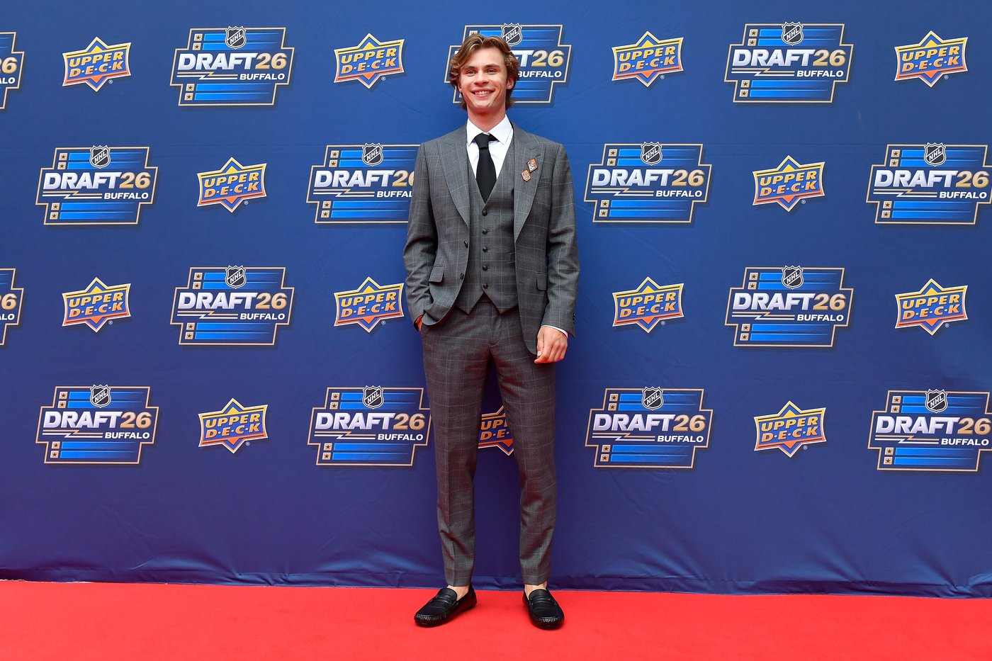 Maple Leafs select Penn State forward Gavin McKenna with the No. 1 pick in NHL draft | iNFOnews.ca