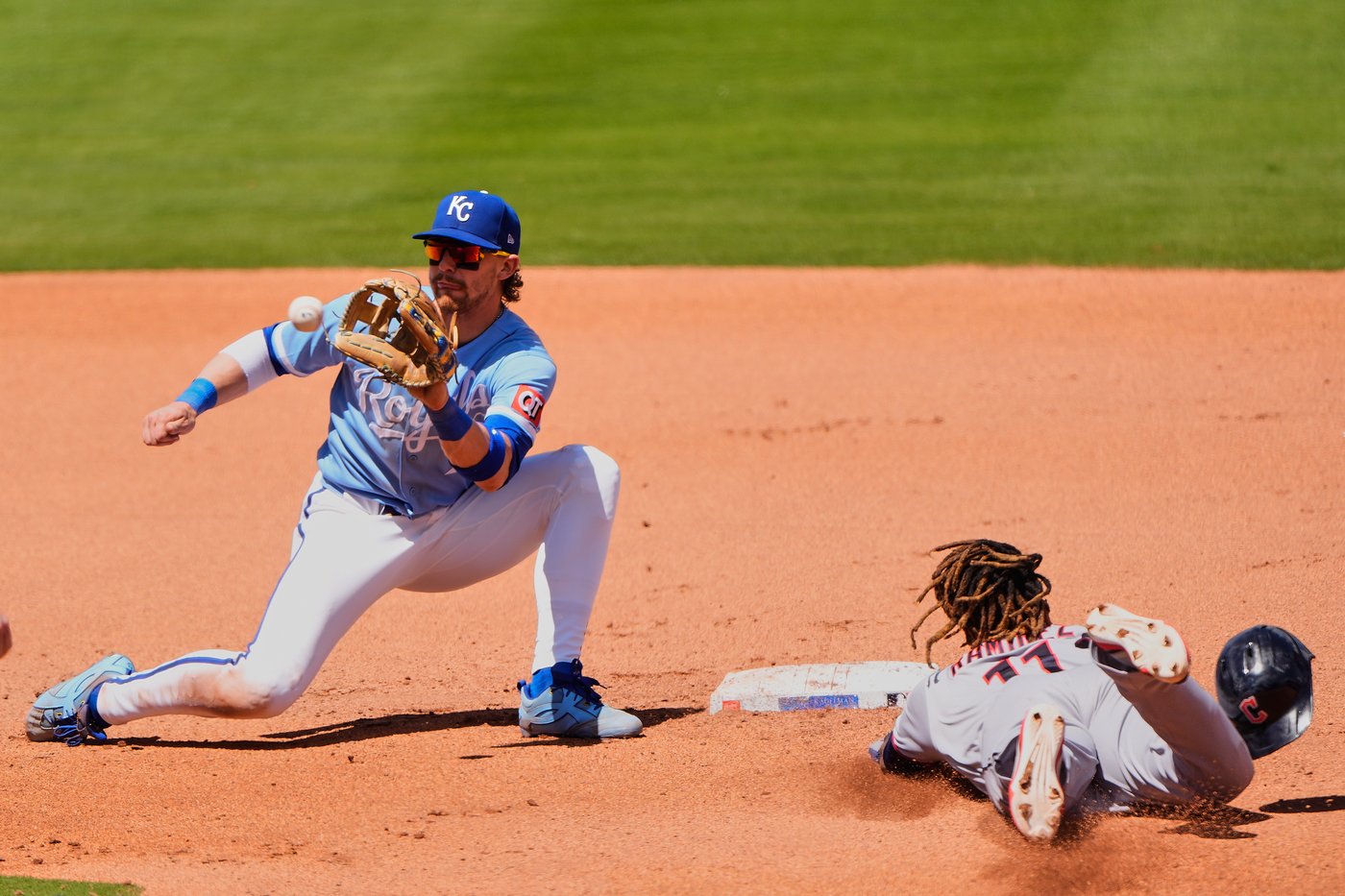 Bo Naylor hits 3-run home run to cement Guardians' 8-5 win over Royals | iNFOnews.ca