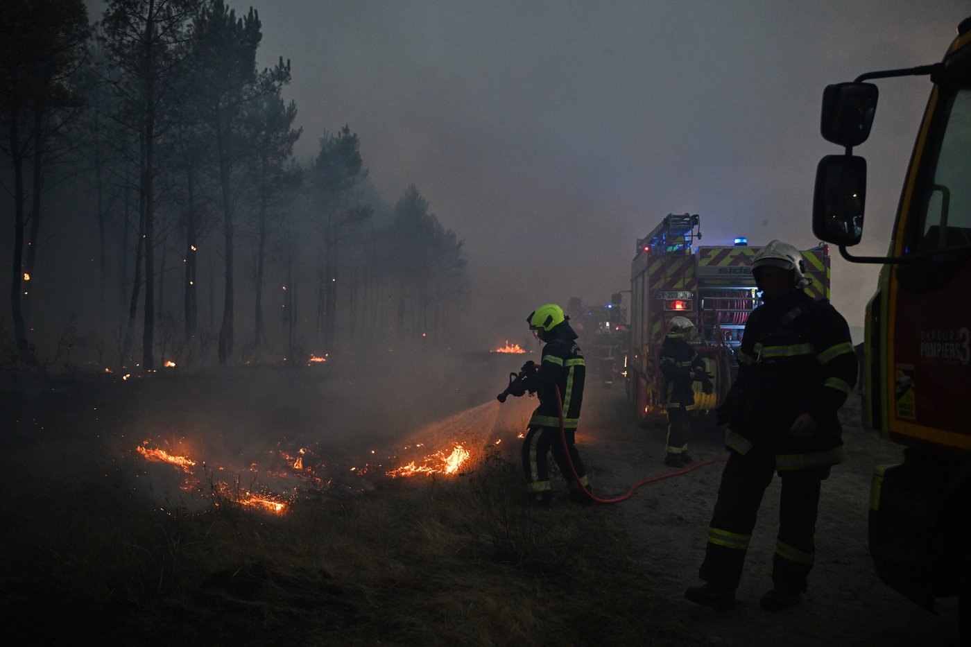 Macron calls crisis meeting as monster wildfires drive 250,000 from their homes | iNFOnews.ca