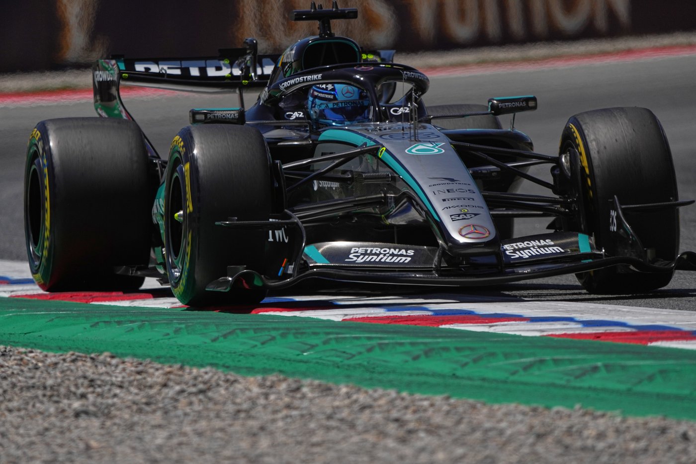 F1 sensation Antonelli has teammate Russell against the wall heading into Barcelona | iNFOnews.ca