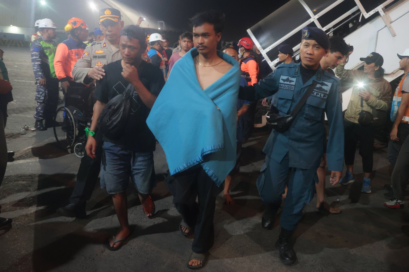 Number of people missing unknown after Indonesian ferry fire that killed 5, rescuers say | iNFOnews.ca Number of people missing unknown after Indonesian ferry fire that killed 5, rescuers say | iNFOnews.ca