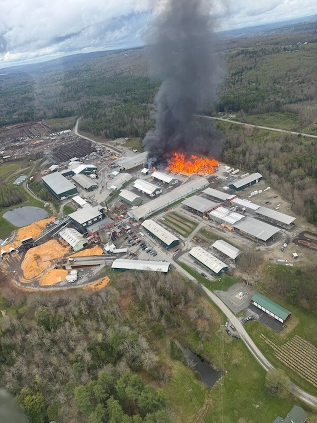 Maine communities mourn the 27-year-old firefighter killed in a lumber mill explosion | iNFOnews.ca