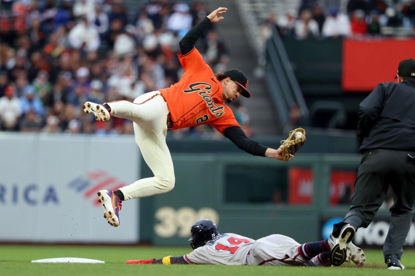 Dubon's 2 hits and 2 runs against former team leads Braves over Giants 3-1 | iNFOnews.ca