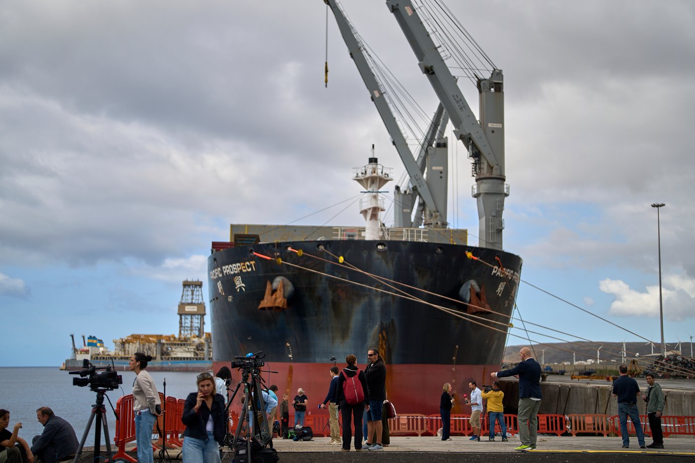 Remaining Canadians on cruise ship at the centre of hantavirus outbreak to disembark | iNFOnews.ca