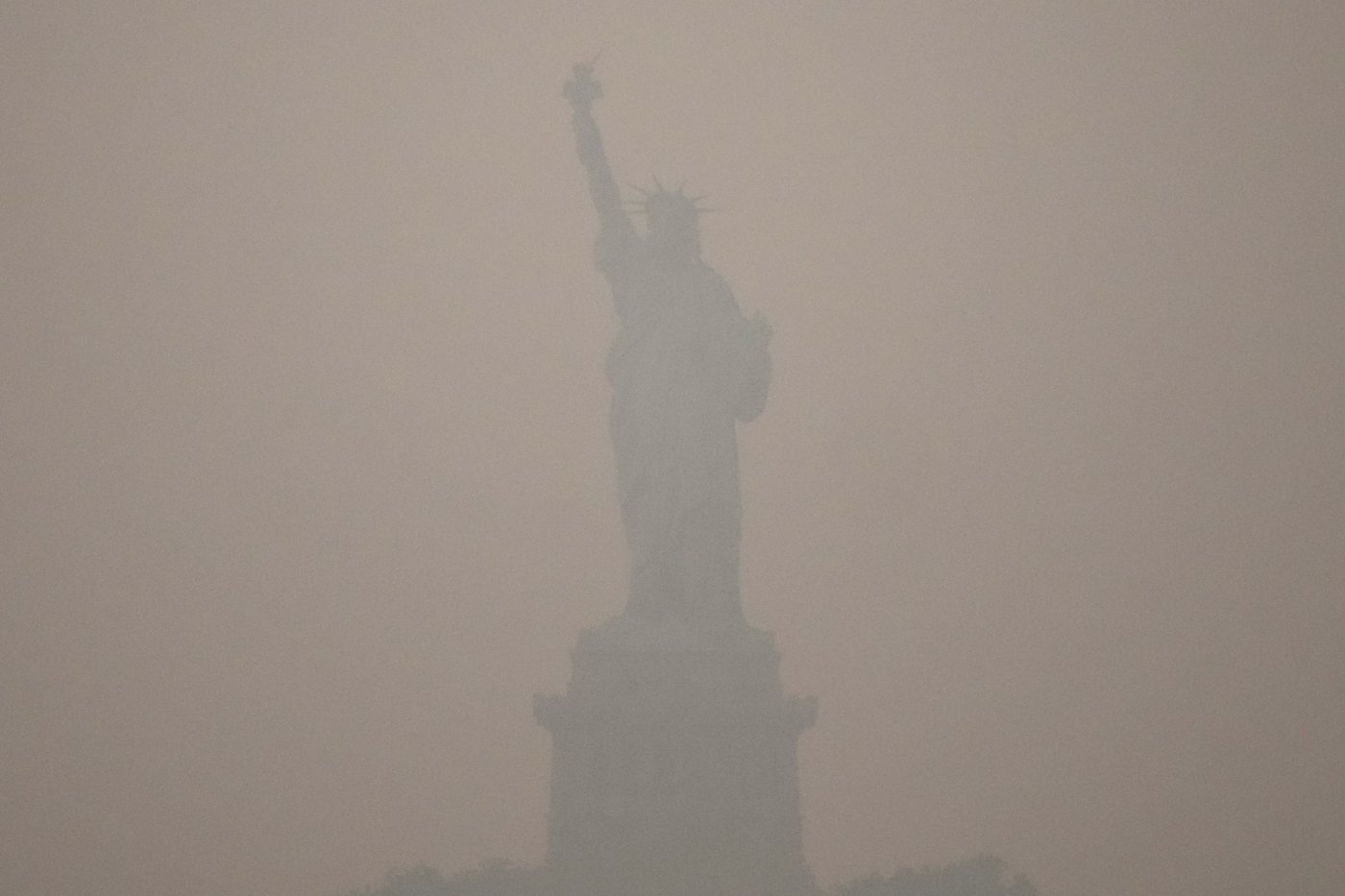 Wildfire smoke from Canada and Minnesota pushes farther into the US and engulfs DC in haze | iNFOnews.ca Wildfire smoke from Canada and Minnesota pushes farther into the US and engulfs DC in haze | iNFOnews.ca