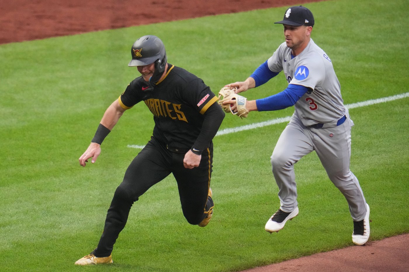 Dansby Swanson's two-out single in the 10th inning, Boyd's strong outing lift Cubs over Pirates 3-2 | iNFOnews.ca
